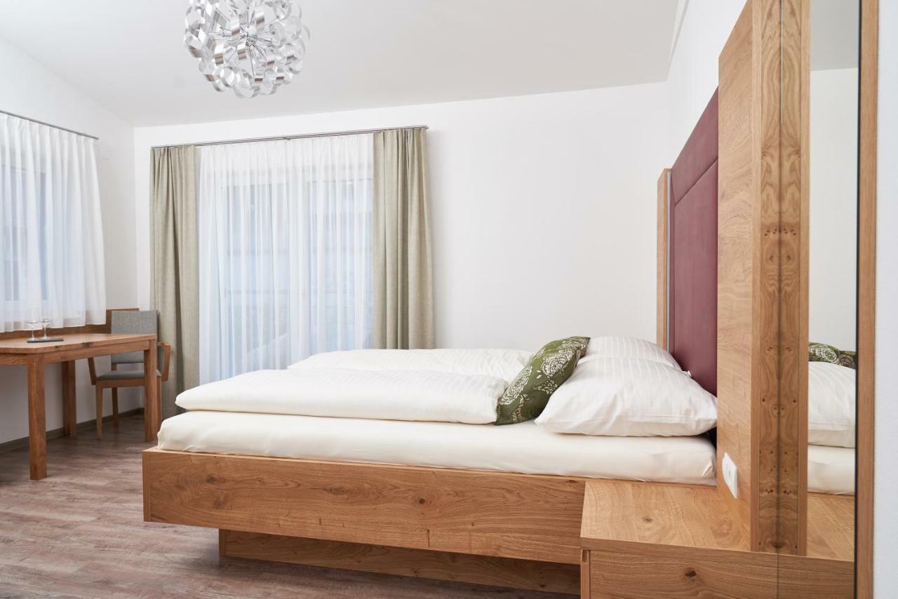 Weinhof - Gaestehaus Maier Angern エクステリア 写真